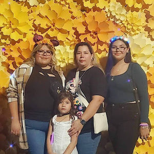 Meet your Posher, Adela